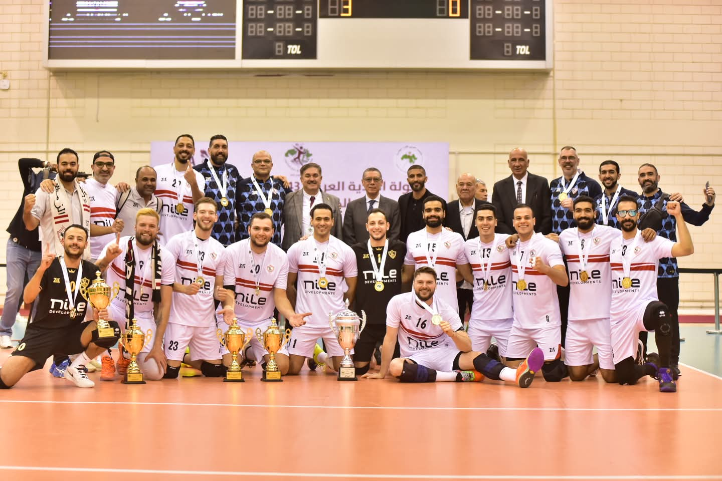 الشبكة نيوز : بعد التتويج بالبطولة العربية.. بعثة فريق طائرة الزمالك تصل مطار القاهرة